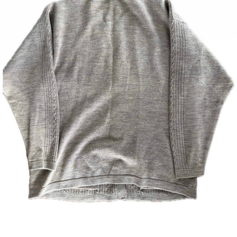 Woman - Cardigan Sweater - Picture 2 of 3